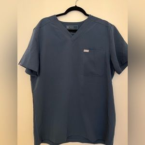 MEN’S FIGS Leon Three-Pocket Scrub Top